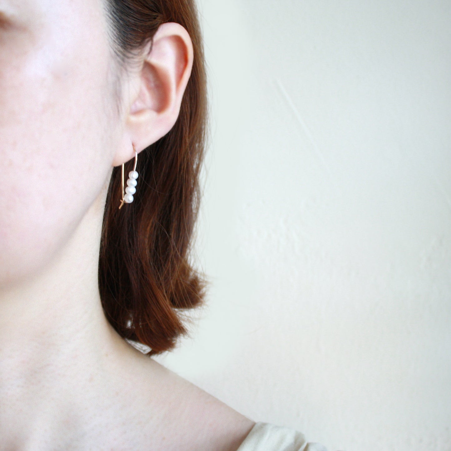 Short Bar Pearl Hoop Earrings - Small Pearls