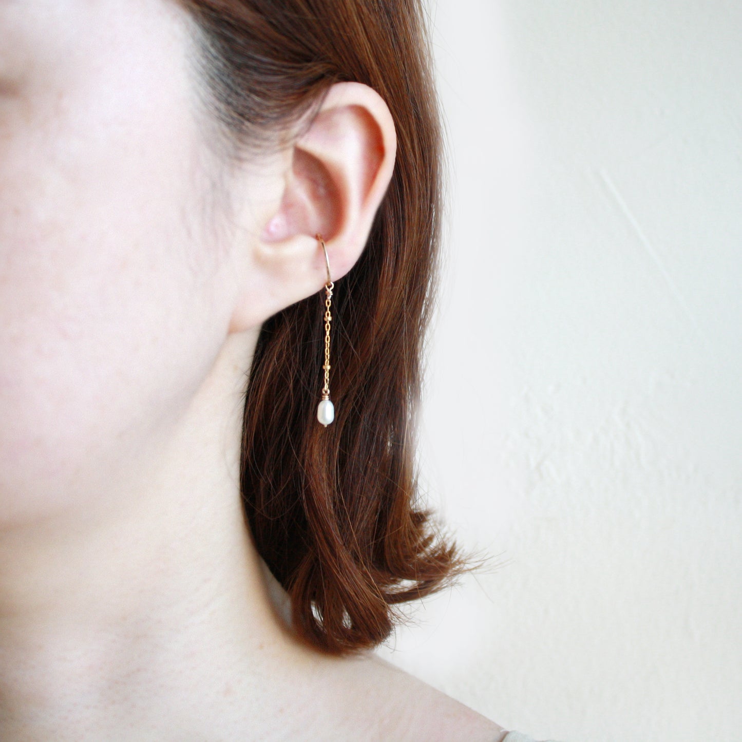 Pearl Saturn Chain Dangle Ear Cuff - Short