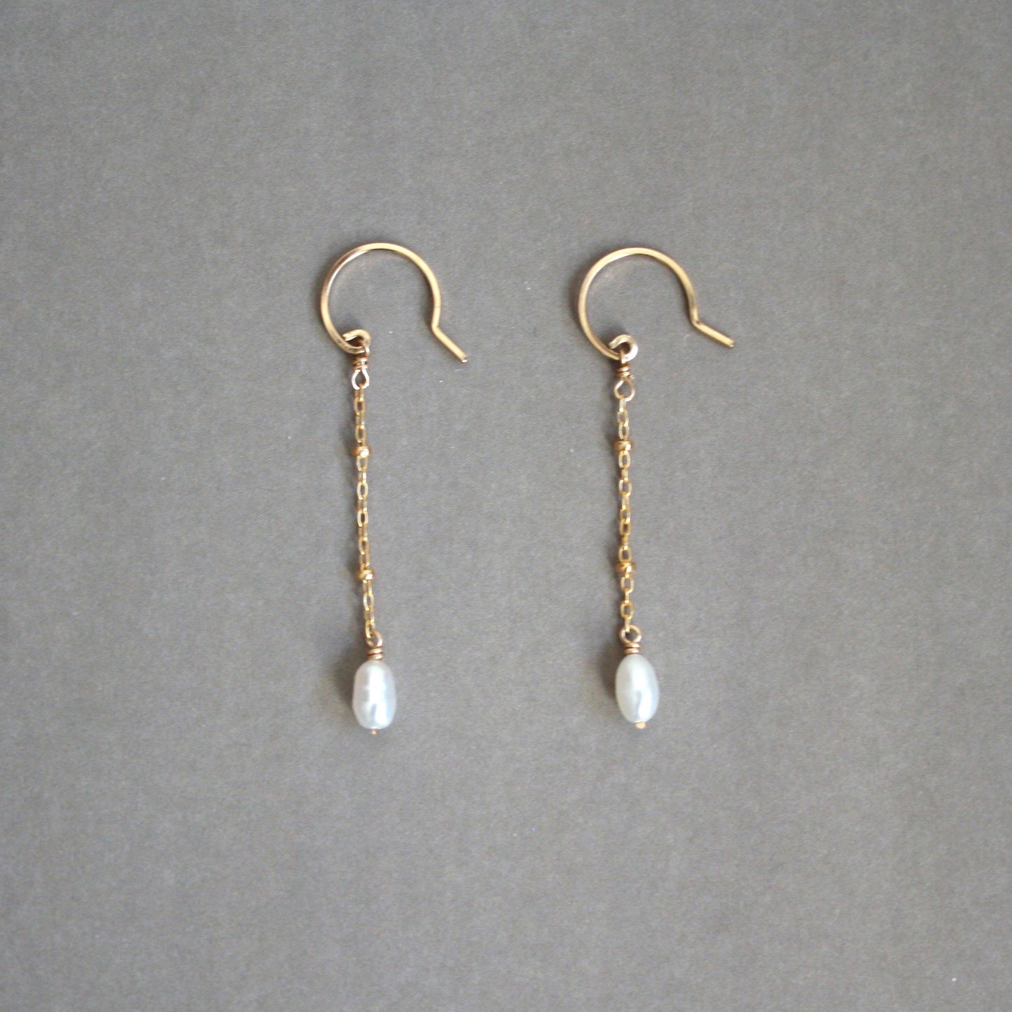 Pearl Saturn Chain Dangle Earrings - Short