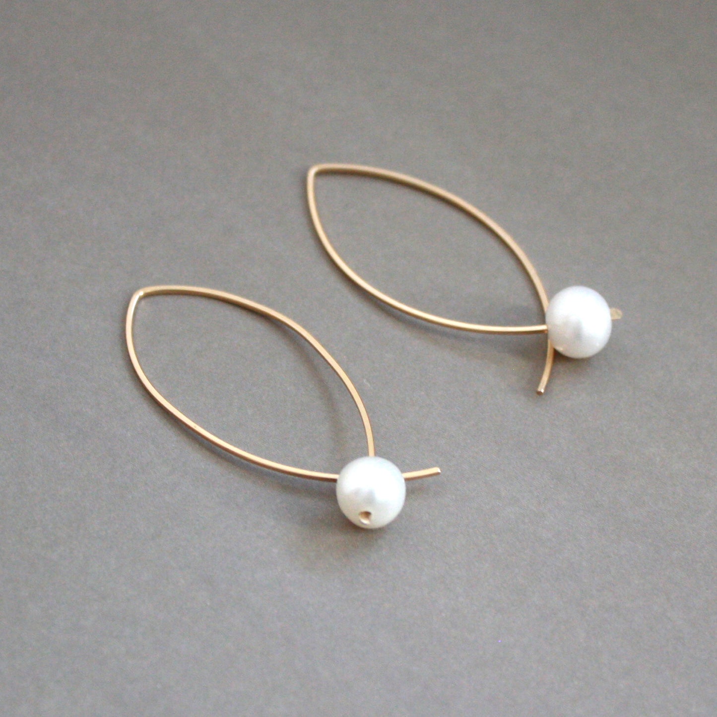 Pearl Arc Threader Earrings - Large