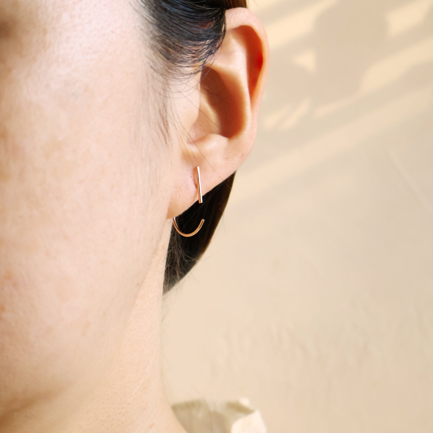 [Wholesale] Bar Hoop Earrings - Gold (EVI06-G) / Silver (EVI06-S)