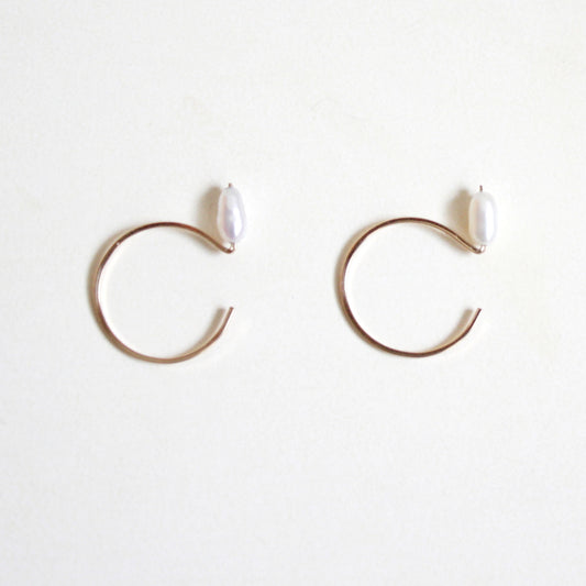 Pearl Threader Earrings - Circle Shape