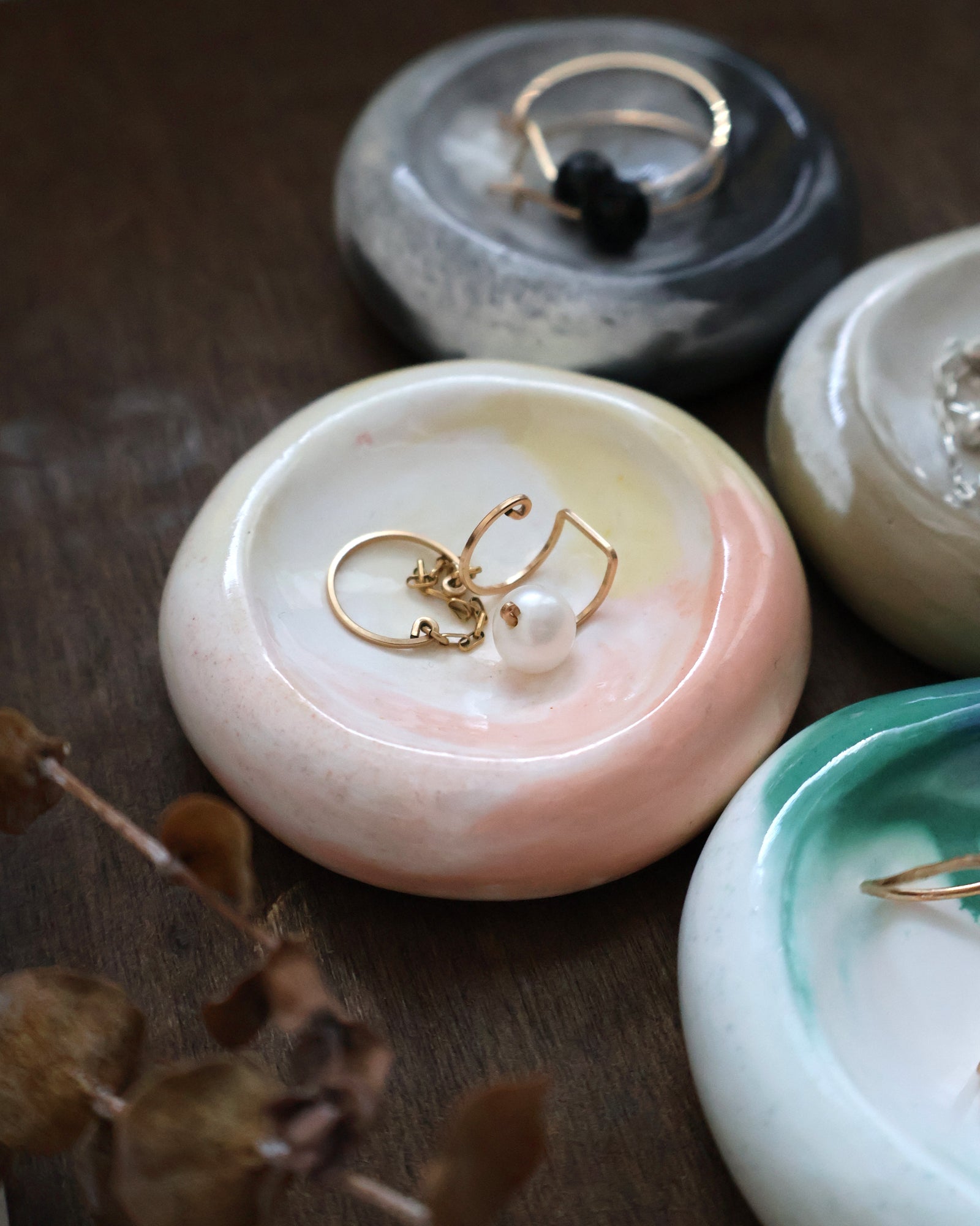 Hand-cast mineral composite trinket trays