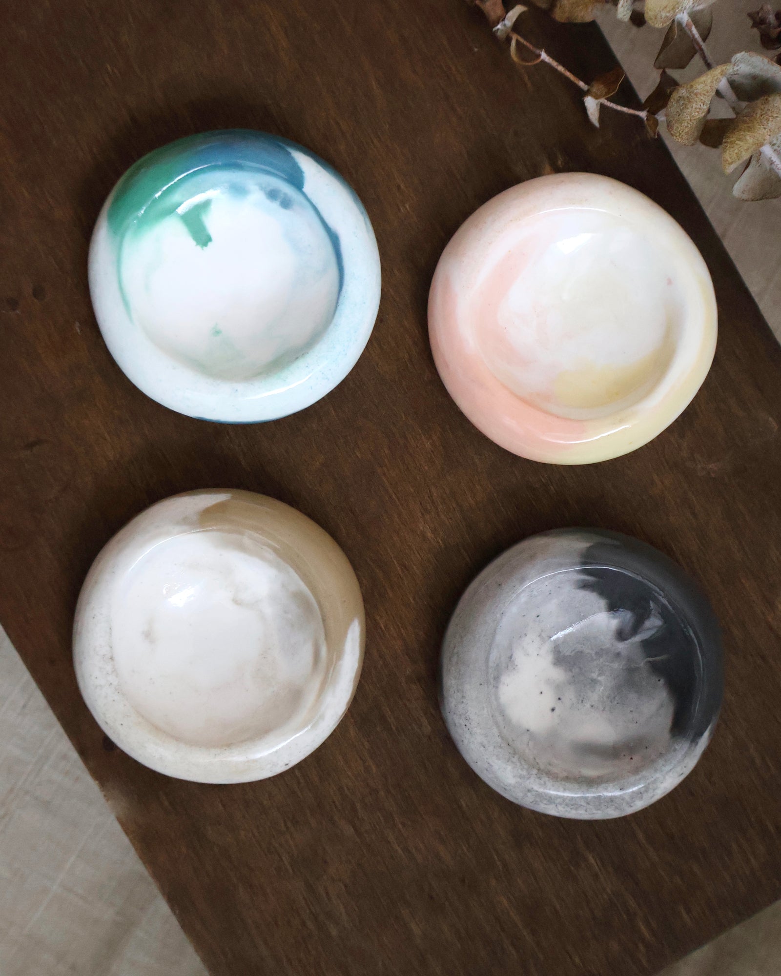 Hand-cast mineral composite trinket trays