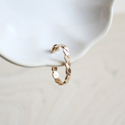 Twisted Patterned Ear Cuff