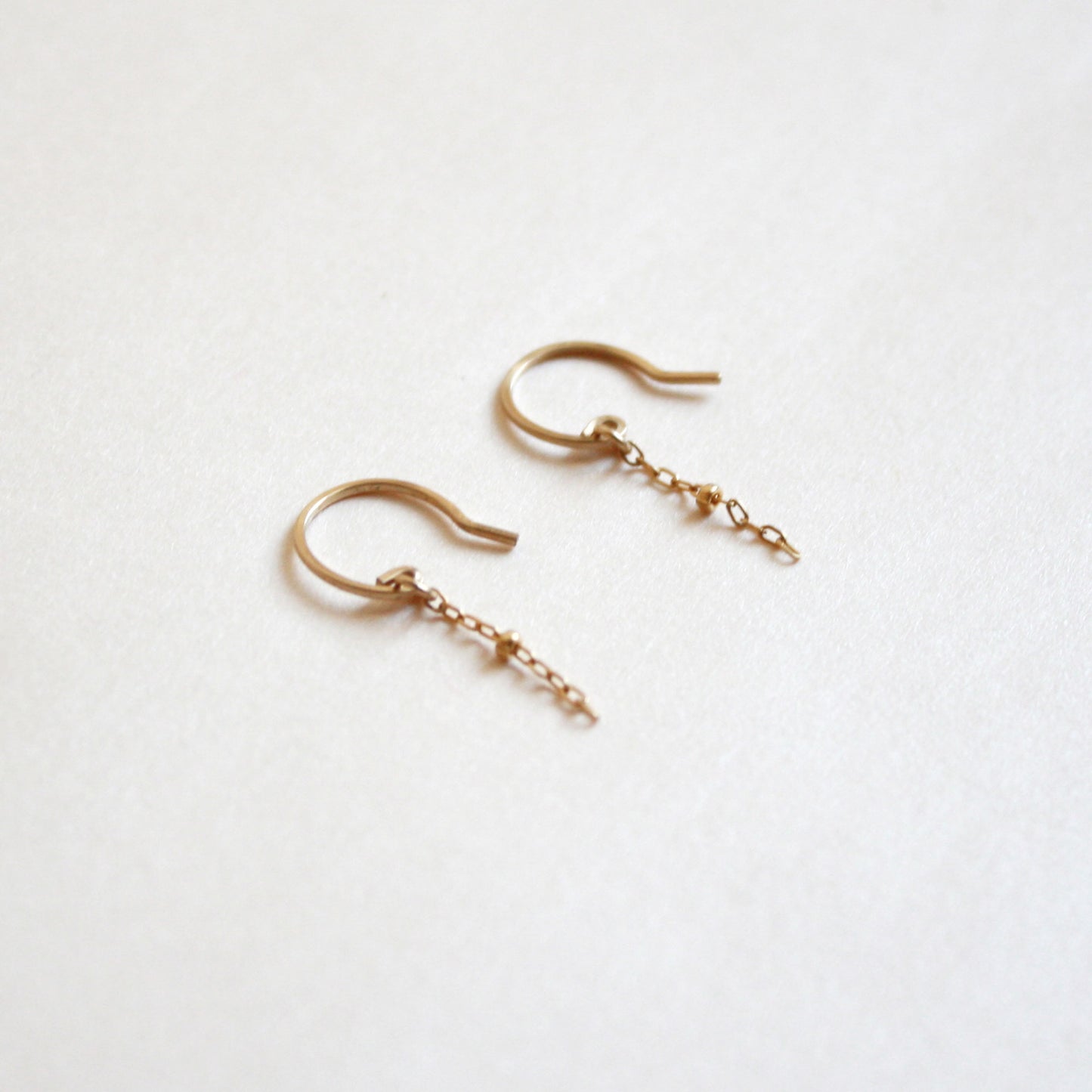 Short Saturn Chain Dangle Earrings