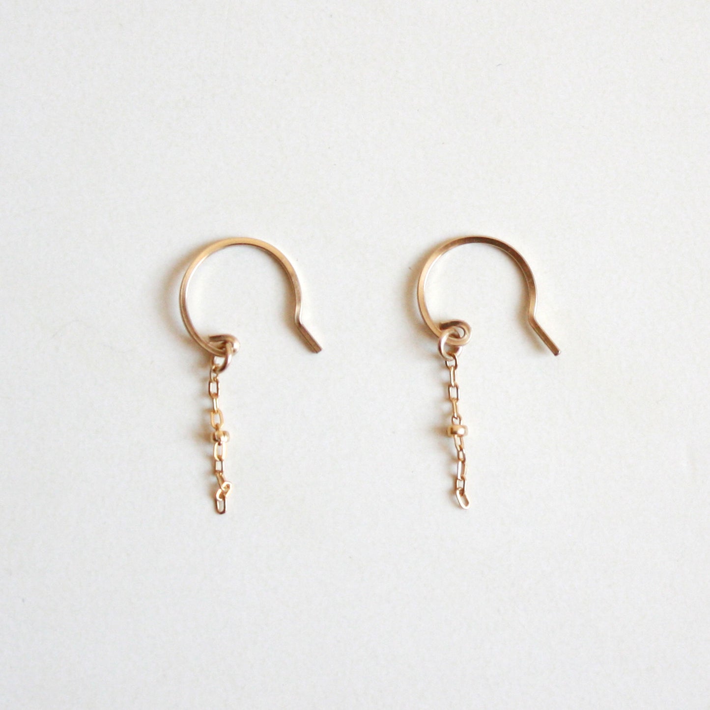 Short Saturn Chain Dangle Earrings